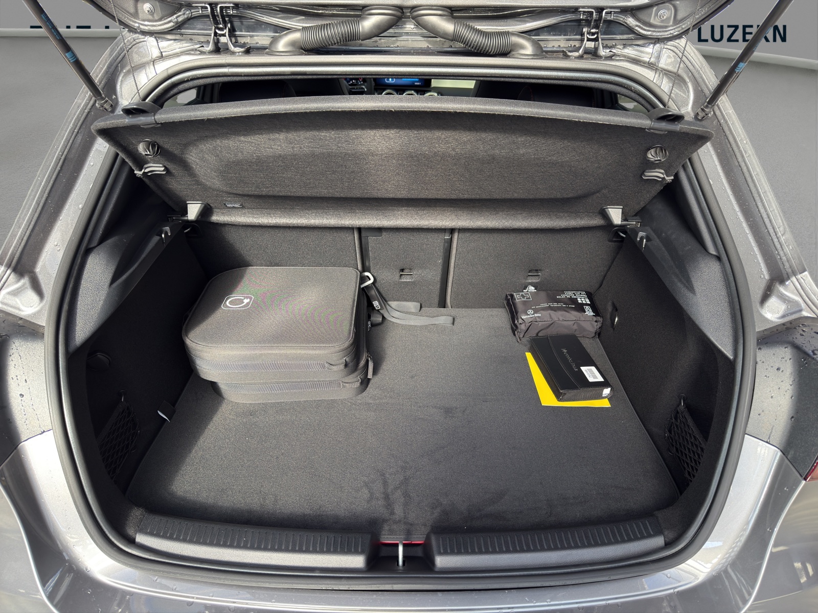 MERCEDES-BENZ A 250 e EQ Star 8G-DCT-image-7