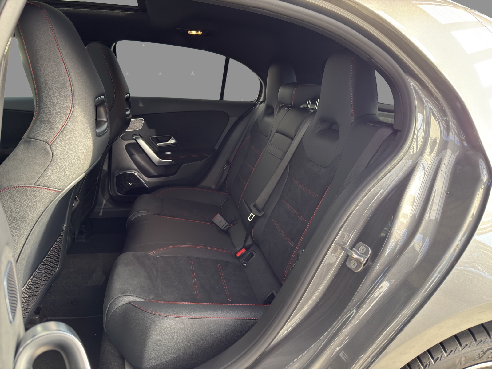 MERCEDES-BENZ A 250 e EQ Star 8G-DCT-image-10