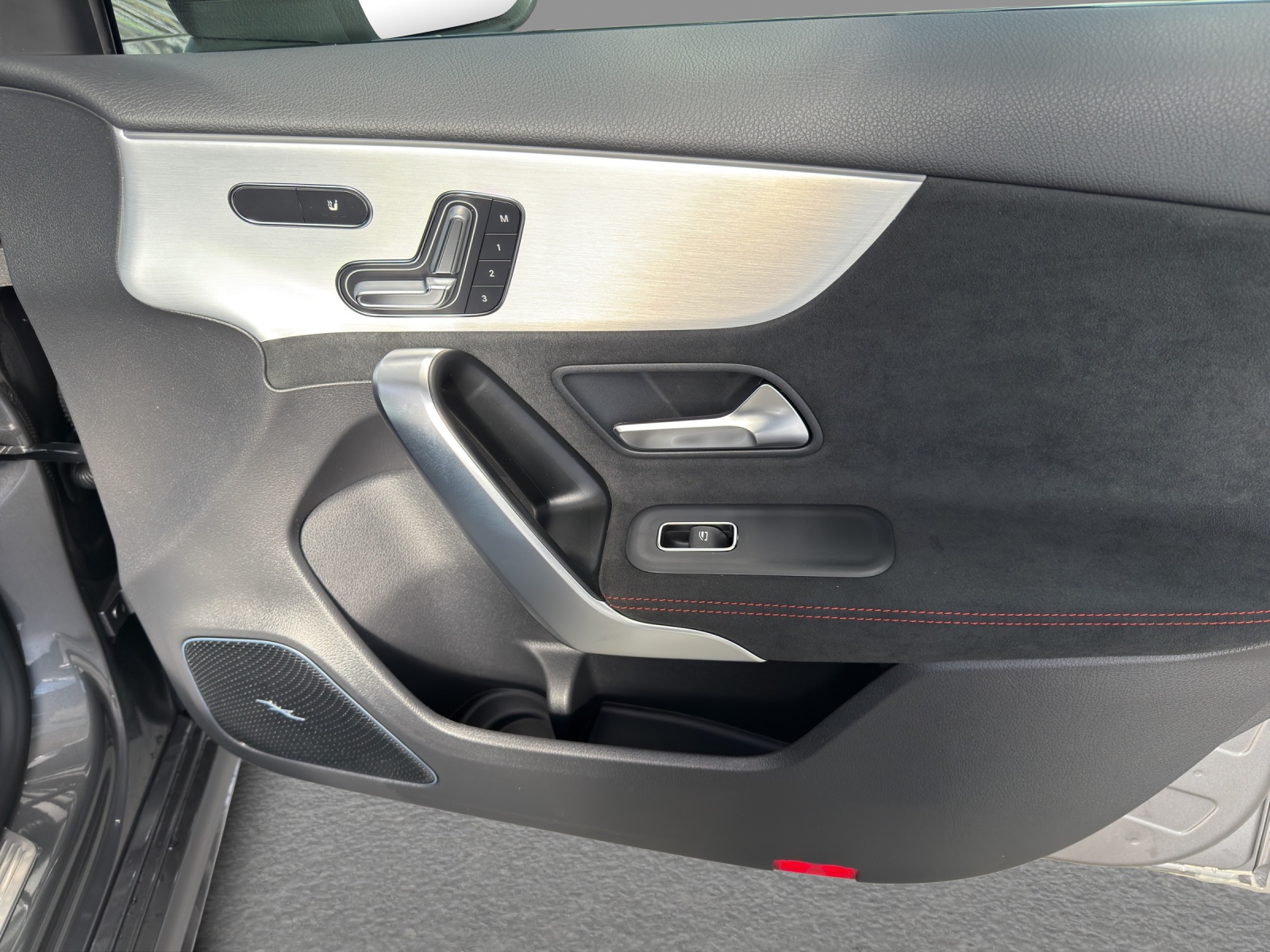 MERCEDES-BENZ A 250 e EQ Star 8G-DCT-image-15