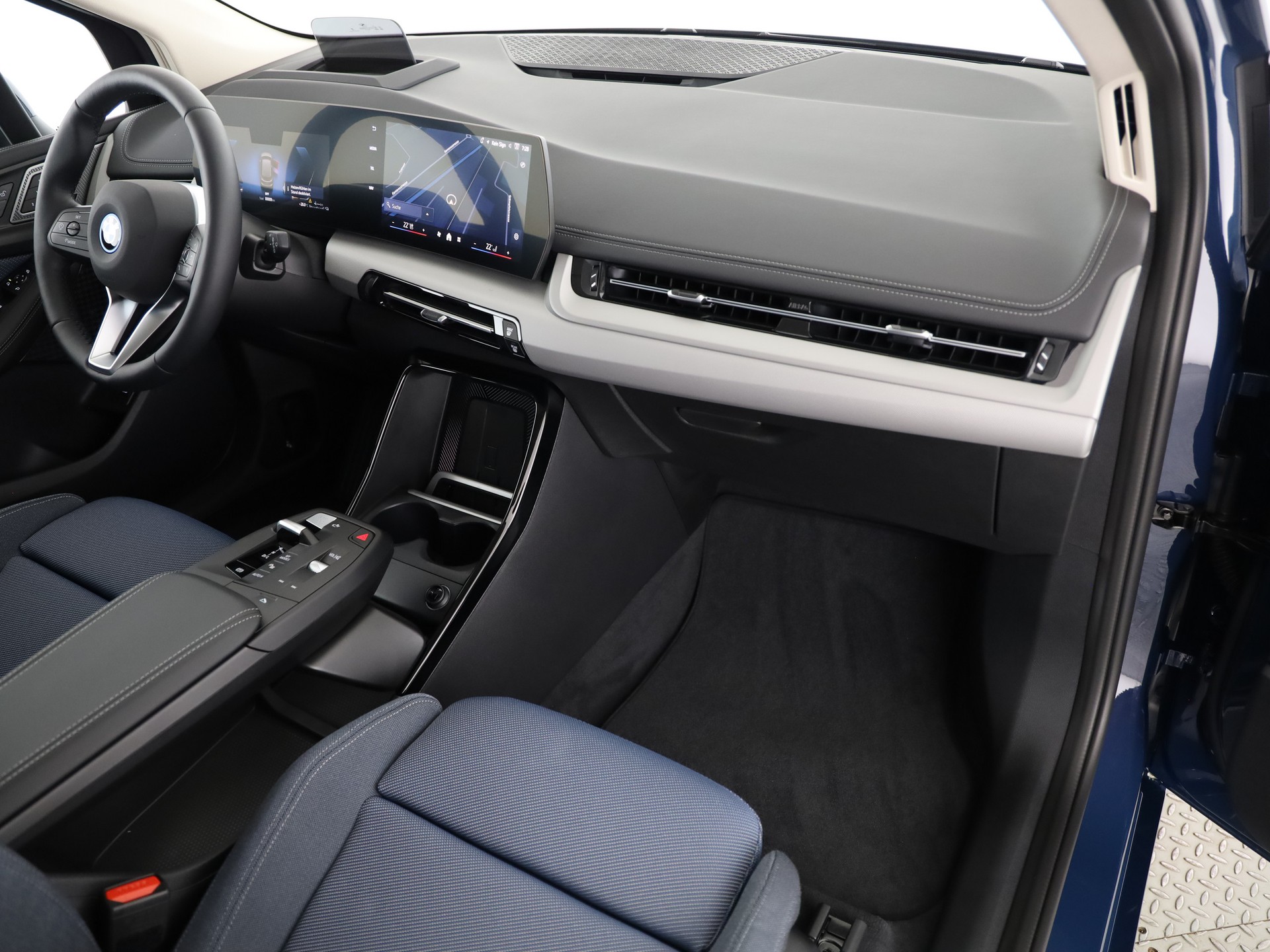 BMW 225e xDrive Act. Tourer-image-10