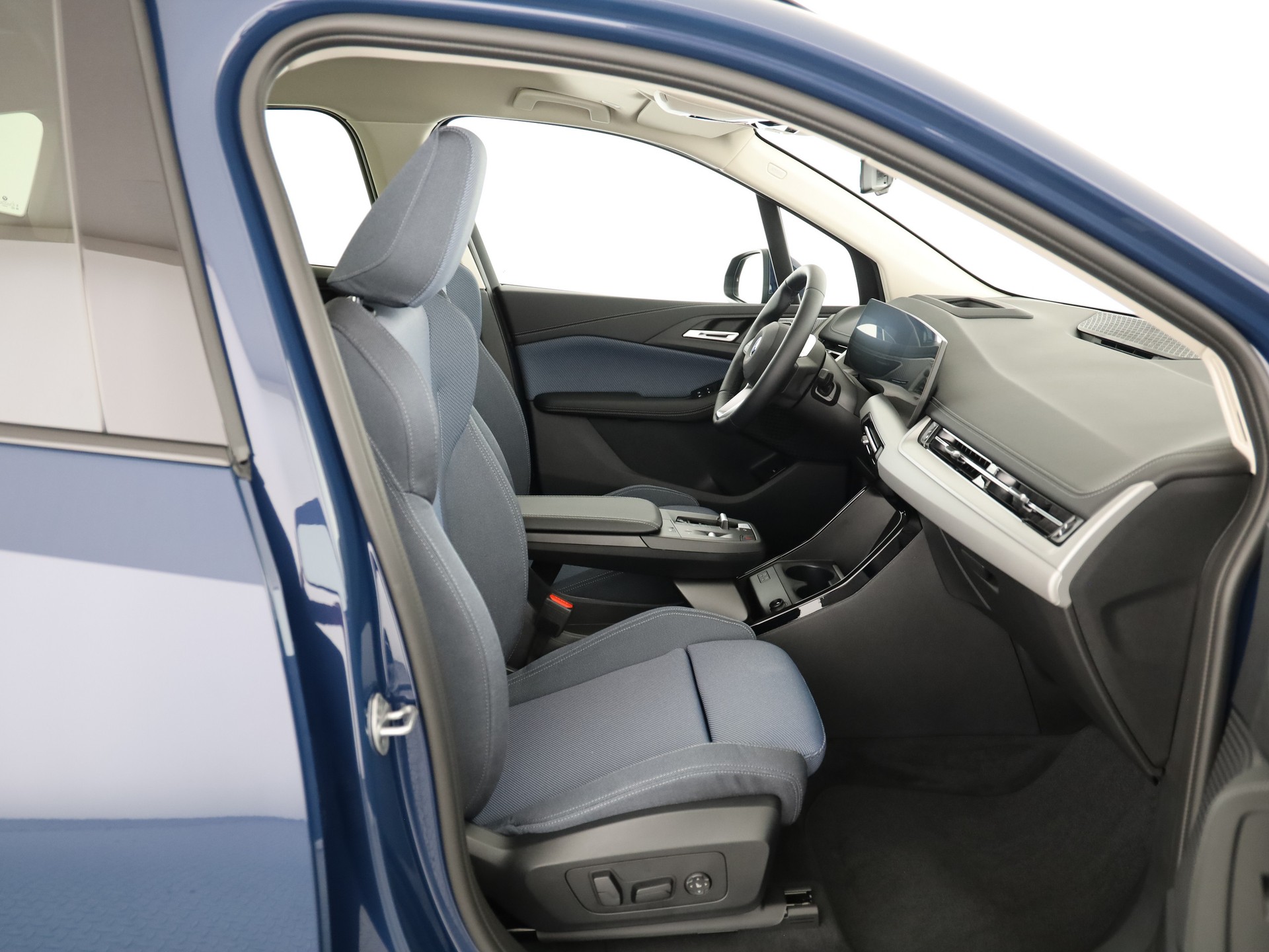 BMW 225e xDrive Act. Tourer-image-9