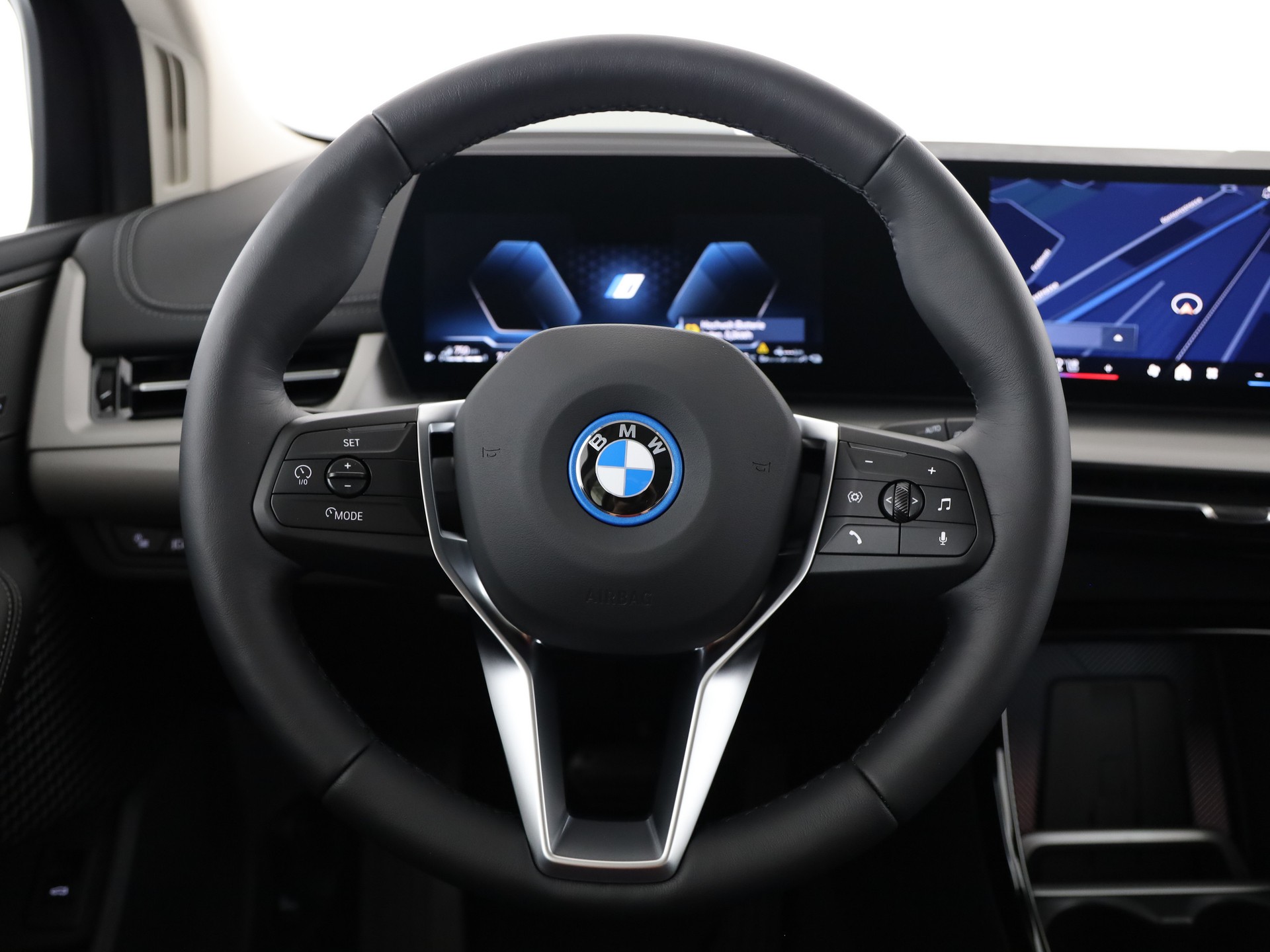 BMW 225e xDrive Act. Tourer-image-15