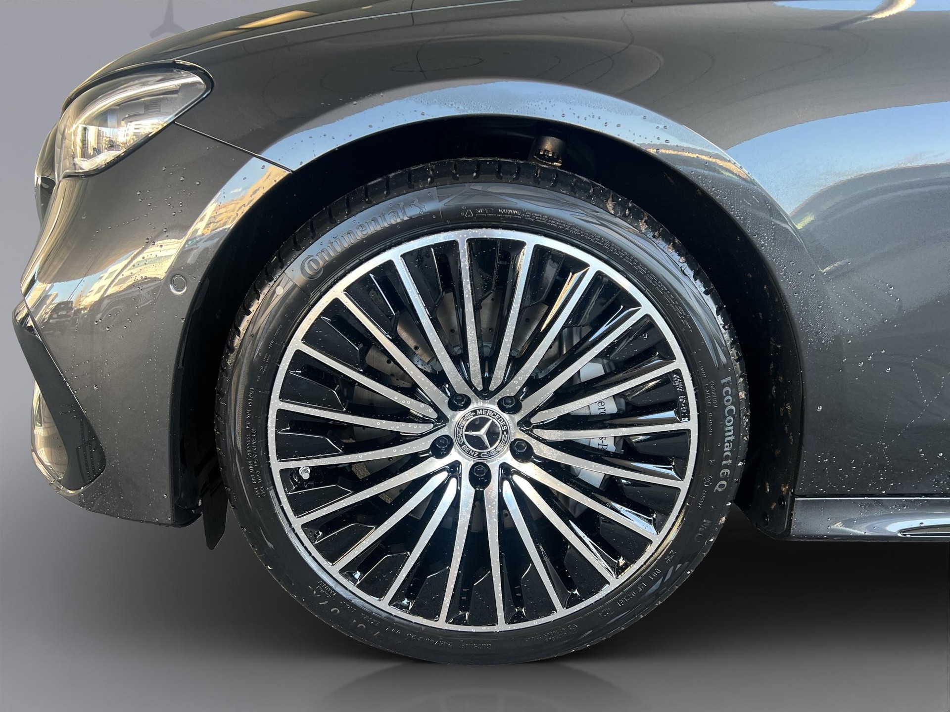 MERCEDES-BENZ E 220 d AMG Line 4matic Kombi-image-3
