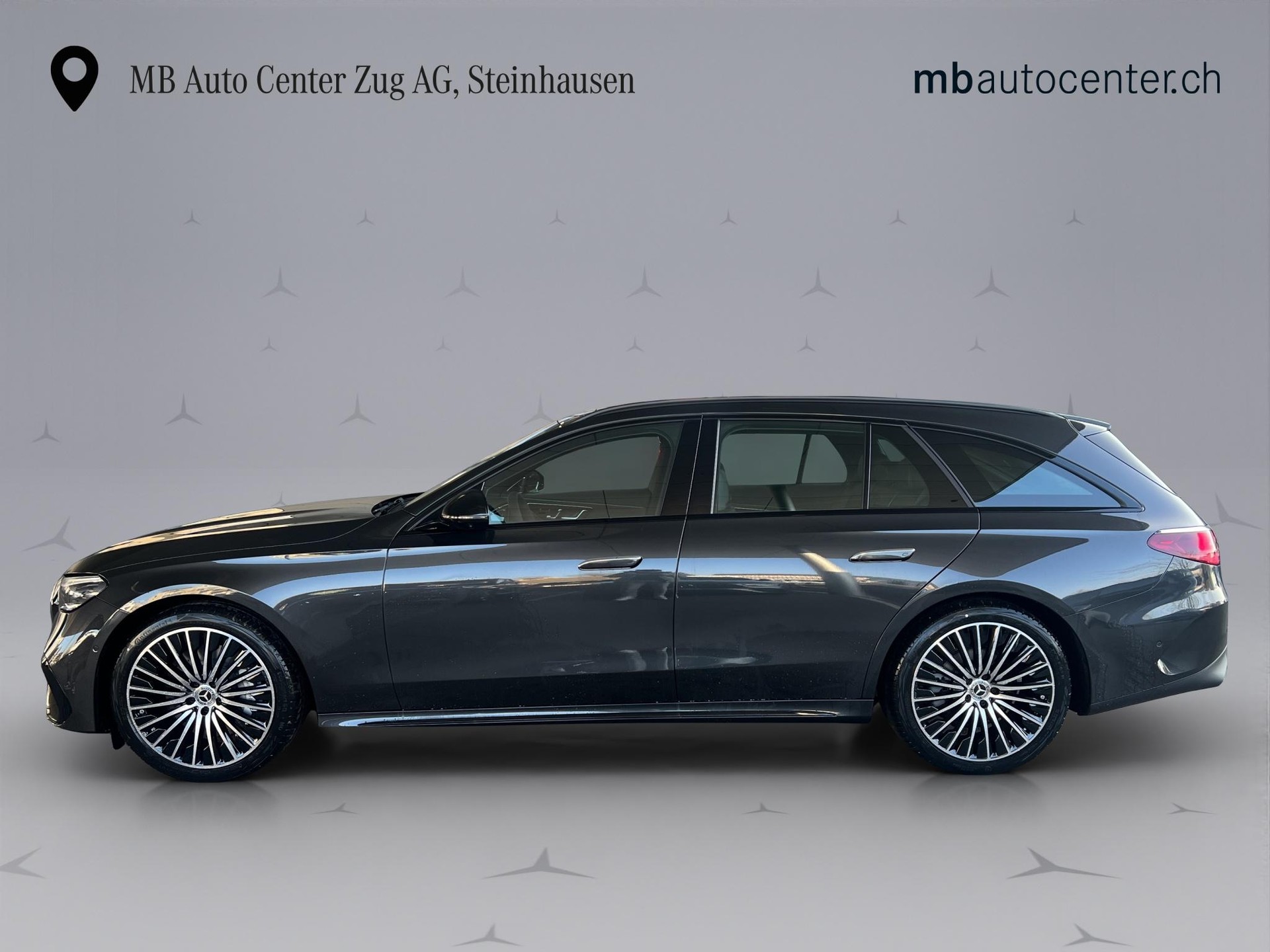 MERCEDES-BENZ E 220 d AMG Line 4matic Kombi-image-2