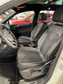 VW Tiguan Allspace 2.0TSI R-Line 4Motion DSG-image-2