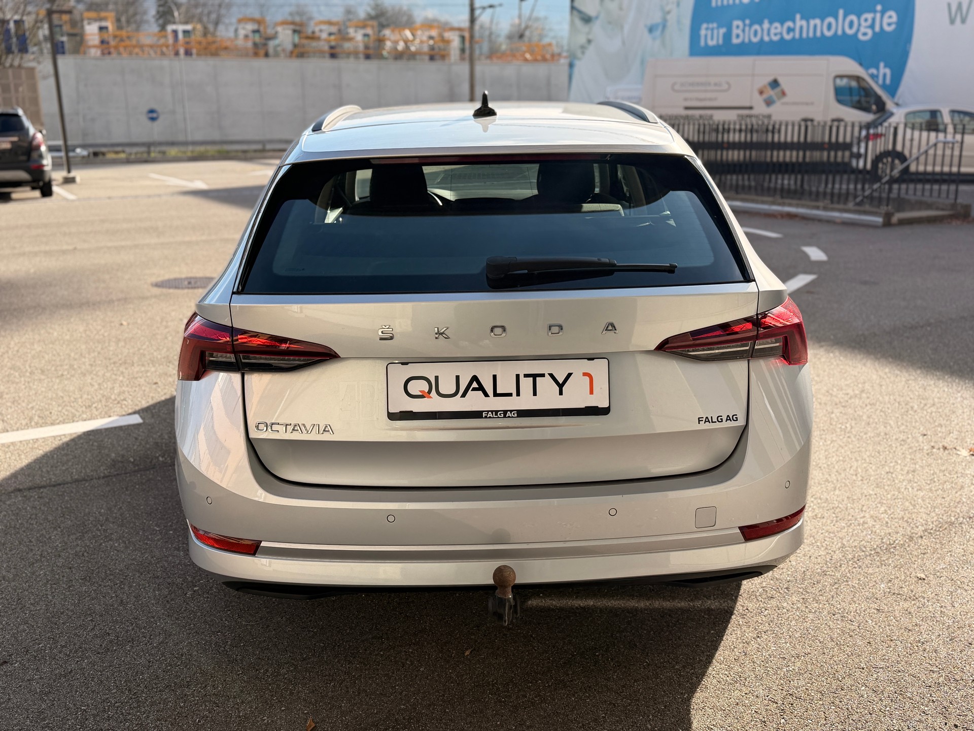 SKODA Octavia Combi 2.0 TDI DSG Ambition-image-5
