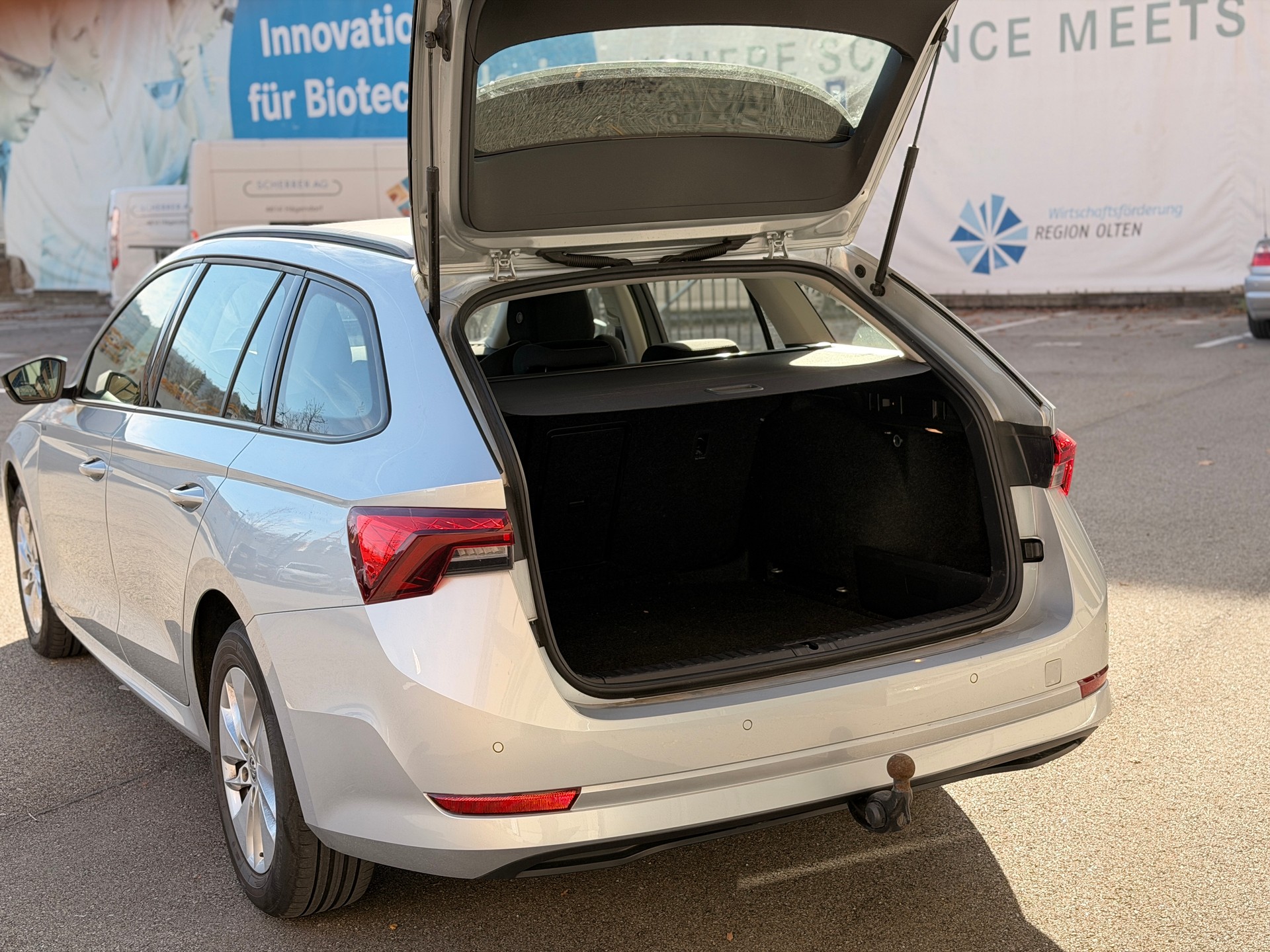 SKODA Octavia Combi 2.0 TDI DSG Ambition-image-20