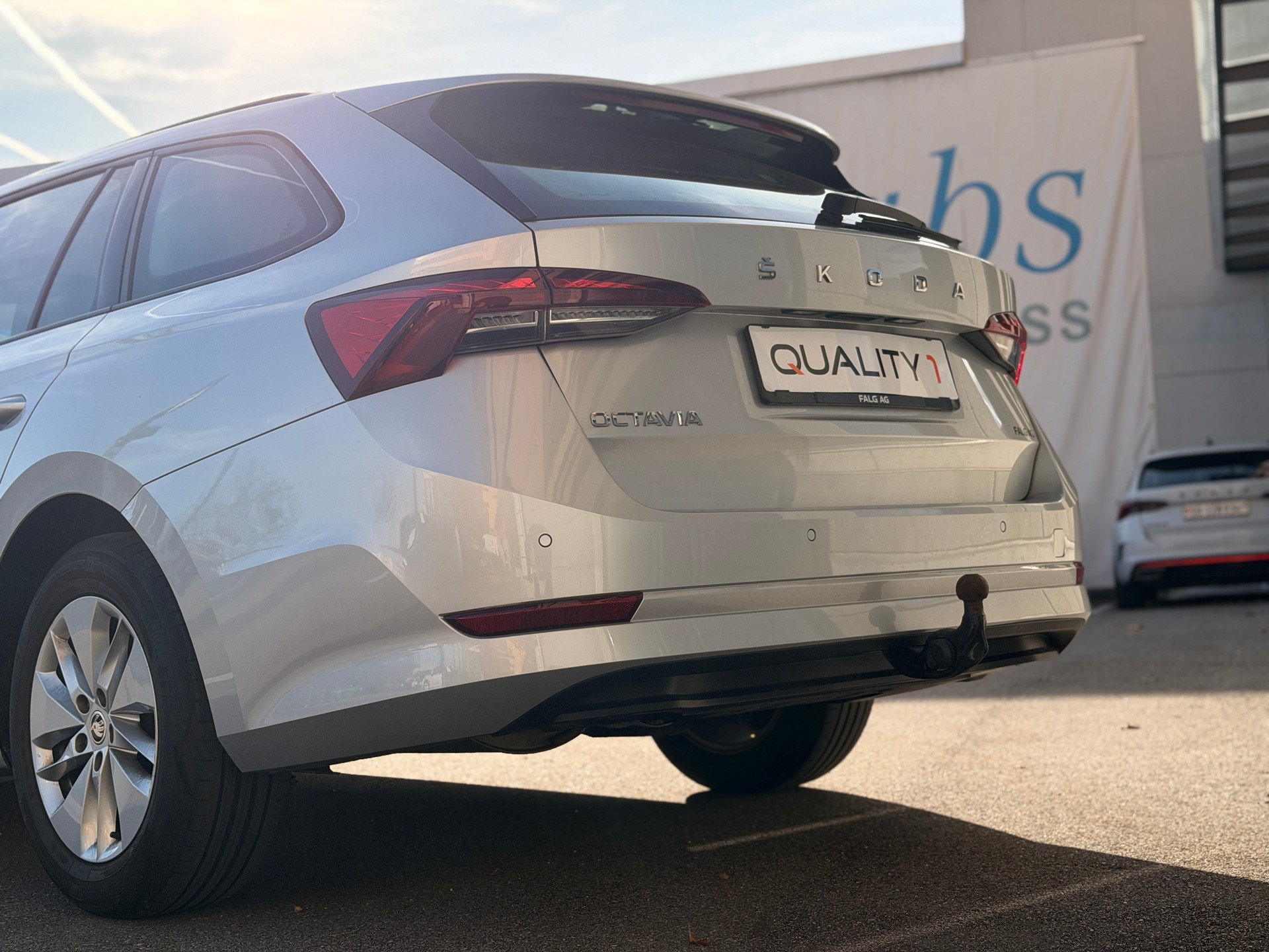 SKODA Octavia Combi 2.0 TDI DSG Ambition-image-11