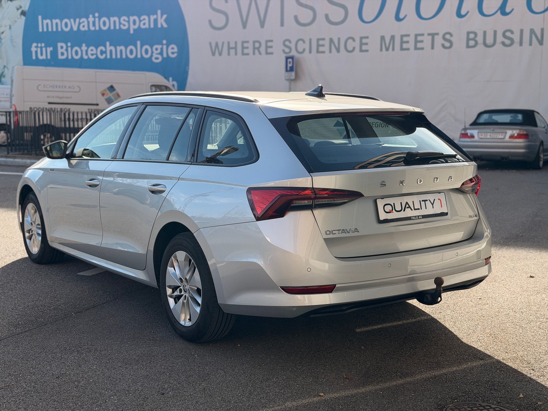 SKODA Octavia Combi 2.0 TDI DSG Ambition-image-2