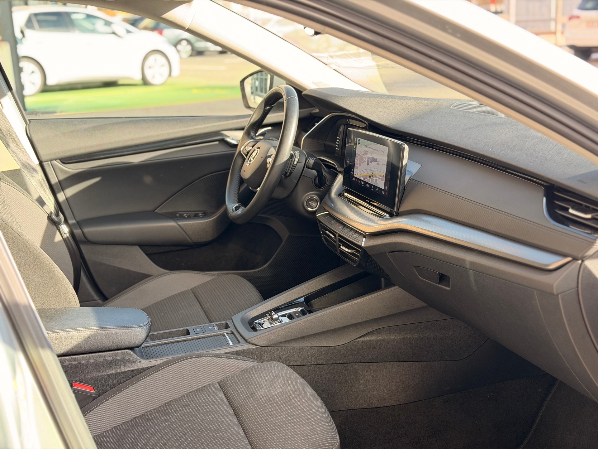 SKODA Octavia Combi 2.0 TDI DSG Ambition-image-22