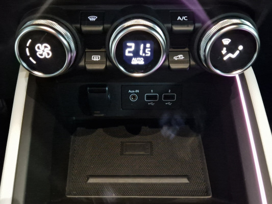 RENAULT Clio 1.6 E-Tech Techno-image-11