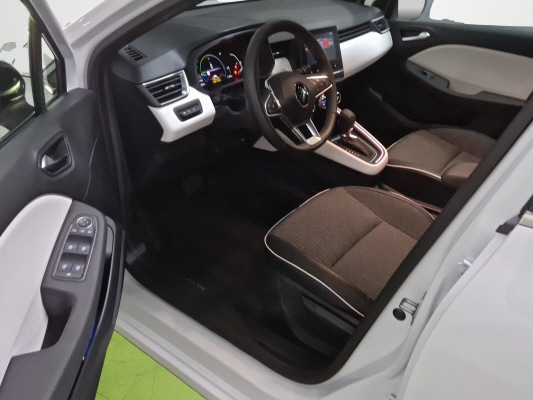 RENAULT Clio 1.6 E-Tech Techno-image-5