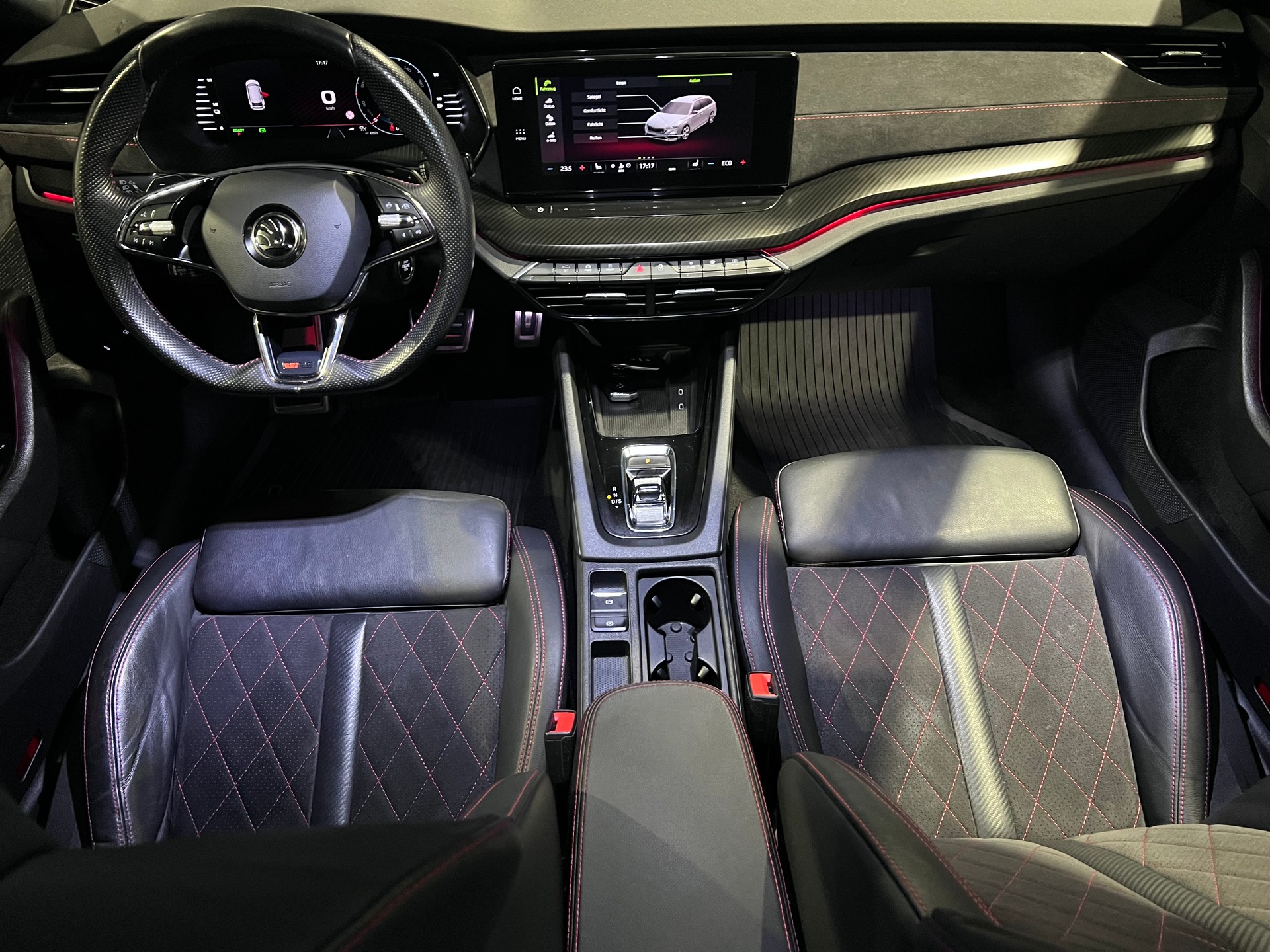 SKODA Octavia Combi 1.4 TSI PHEV DSG RS-image-9
