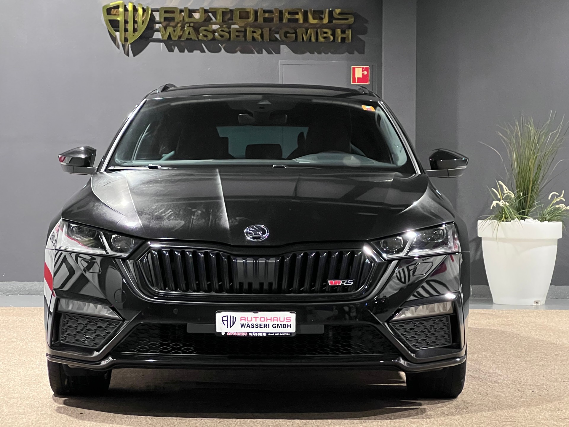 SKODA Octavia Combi 1.4 TSI PHEV DSG RS-image-8