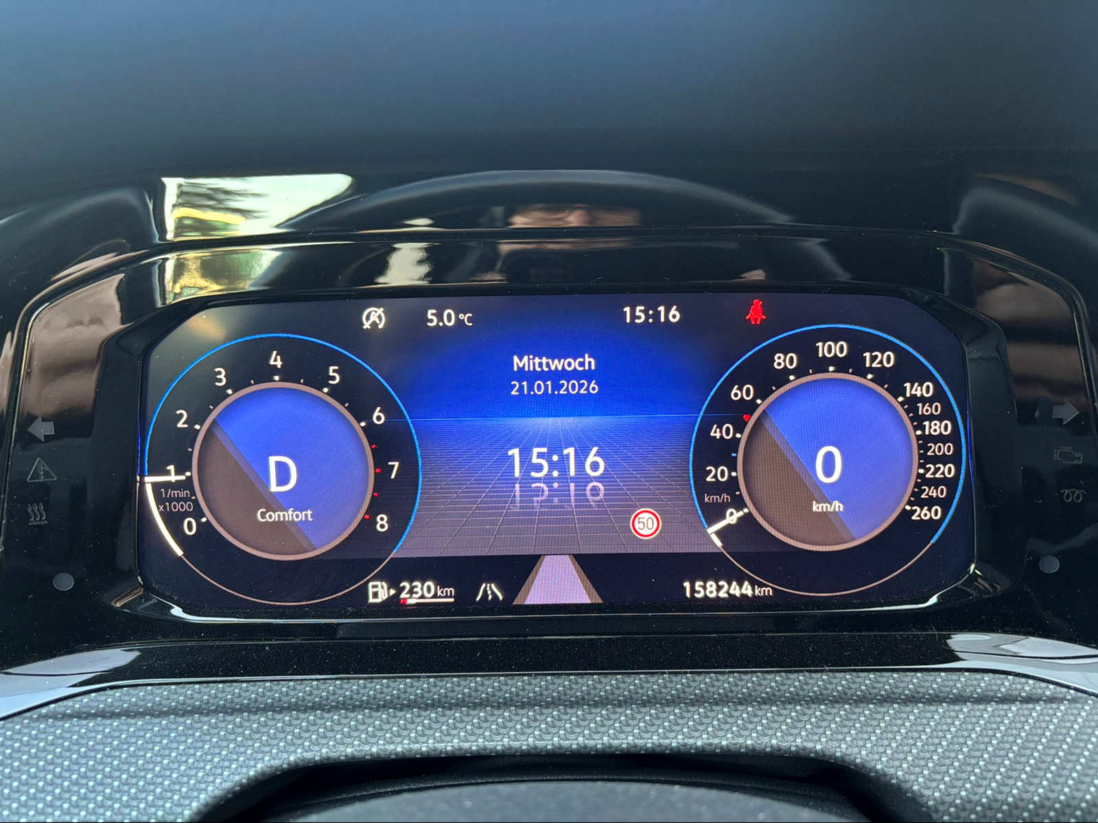 VW Golf 1.5 eTSI mHEV ACT R-Line DSG-image-5