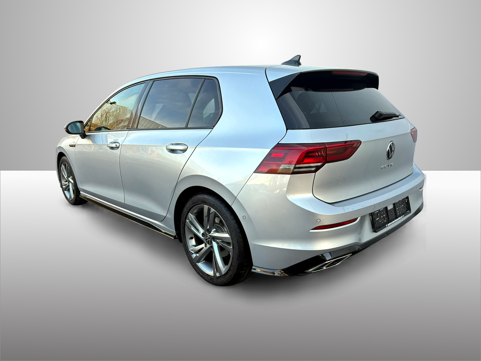 VW Golf 1.5 eTSI mHEV ACT R-Line DSG-image-13
