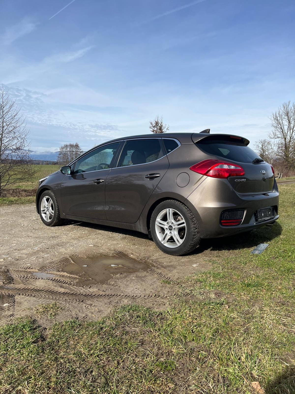 KIA Cee'd 1.6 GDi Swiss Champion DCT-image-2