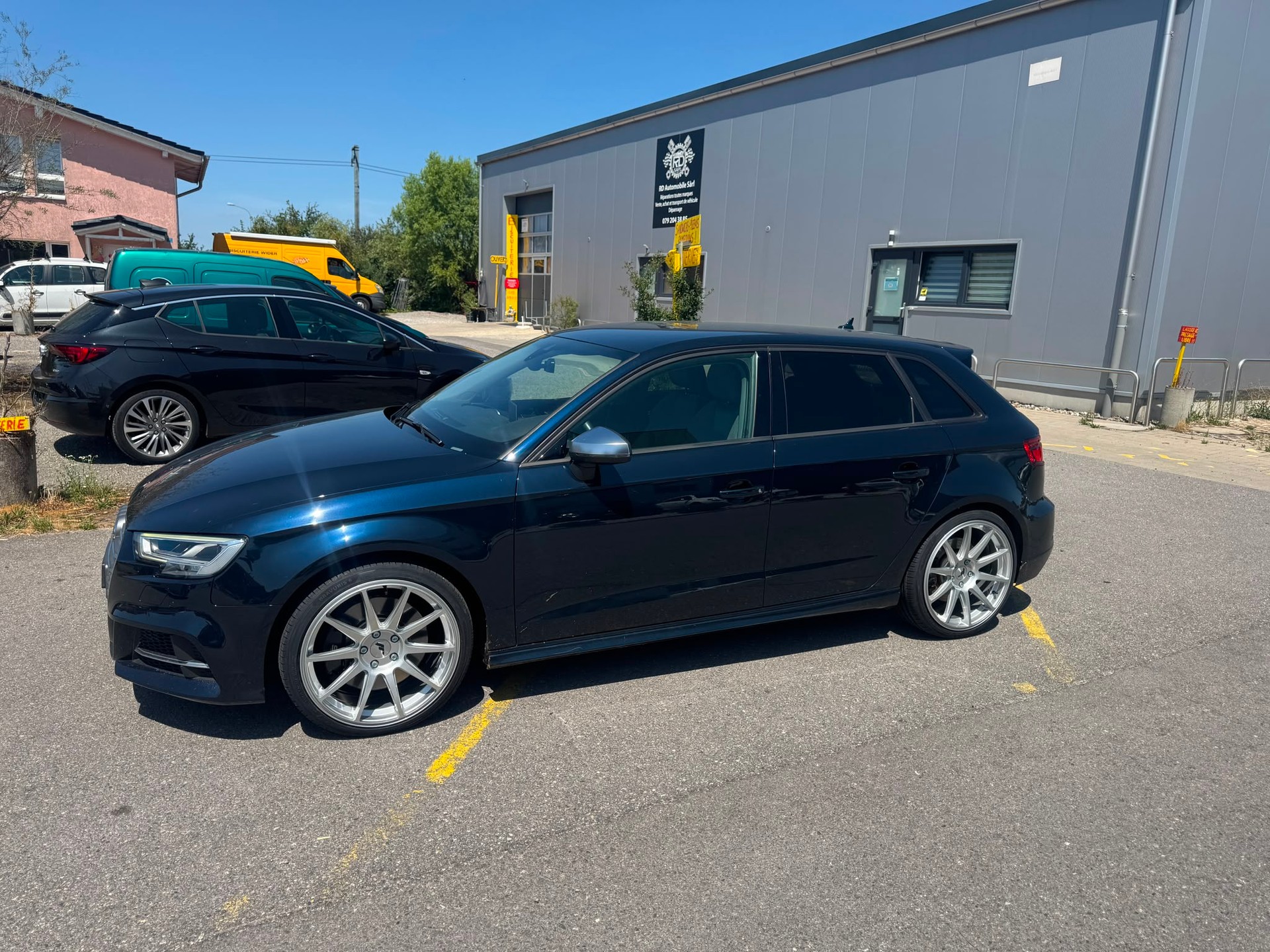 AUDI S3 Sportback 2.0 TFSI quattro S-tronic-showroom-element-1