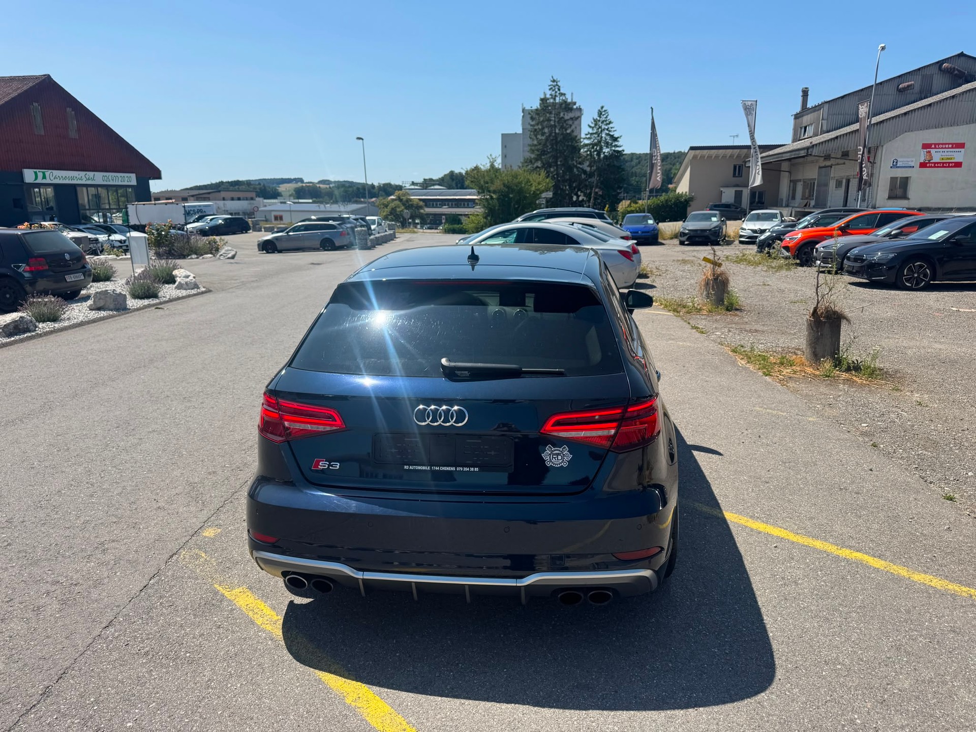 AUDI S3 Sportback 2.0 TFSI quattro S-tronic-showroom-element-2