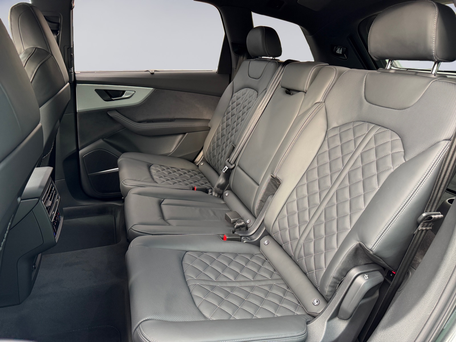 AUDI Q7 SUV TDI quattro 210 kW S Line tiptronic-image-10