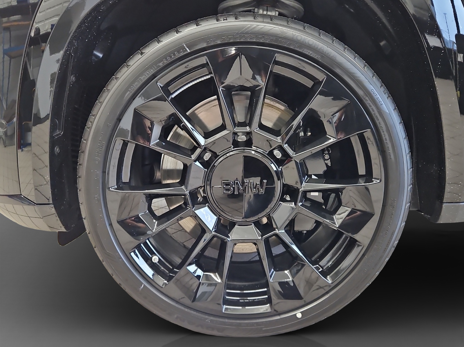 BMW XM xDrive 50e-image-8