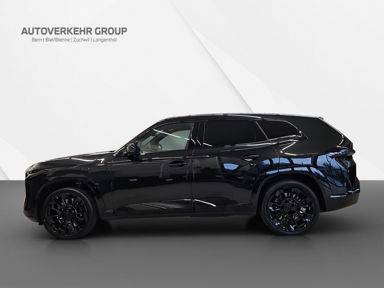 BMW XM xDrive 50e-image-2