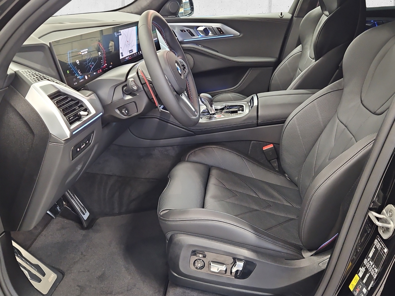 BMW XM xDrive 50e-image-9