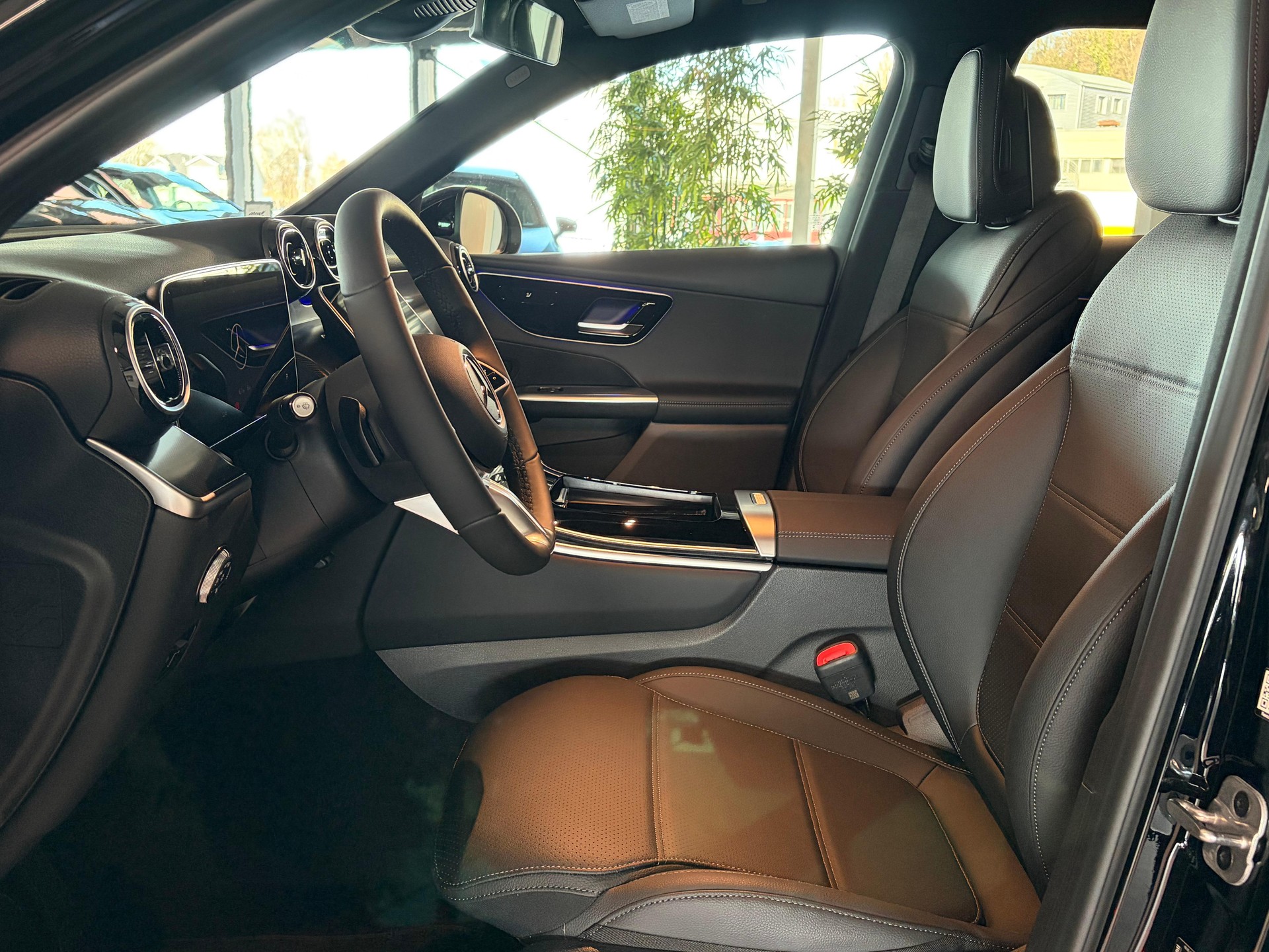 MERCEDES-BENZ GLC 200 d Avantgarde 4matic-image-9