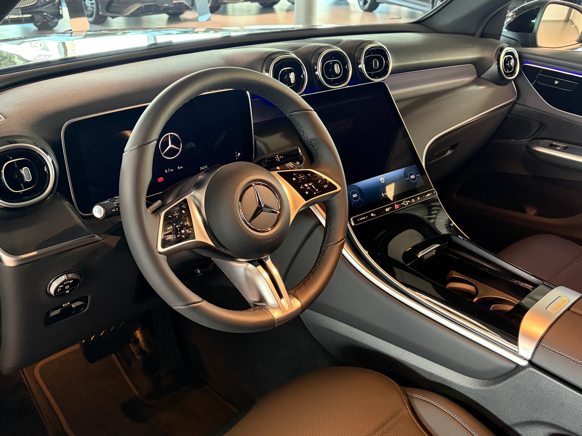 MERCEDES-BENZ GLC 200 d Avantgarde 4matic-image-10