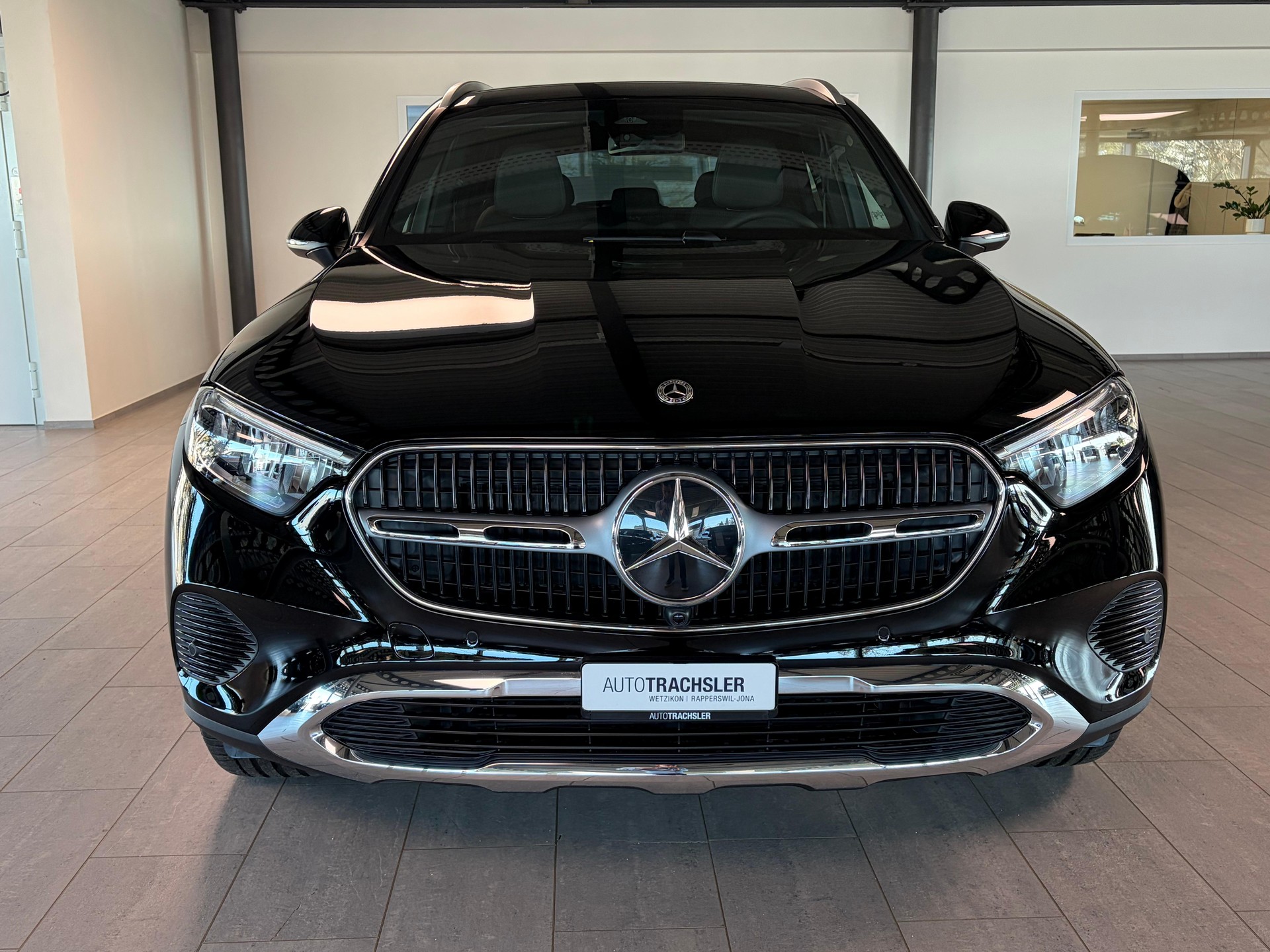 MERCEDES-BENZ GLC 200 d Avantgarde 4matic-image-2