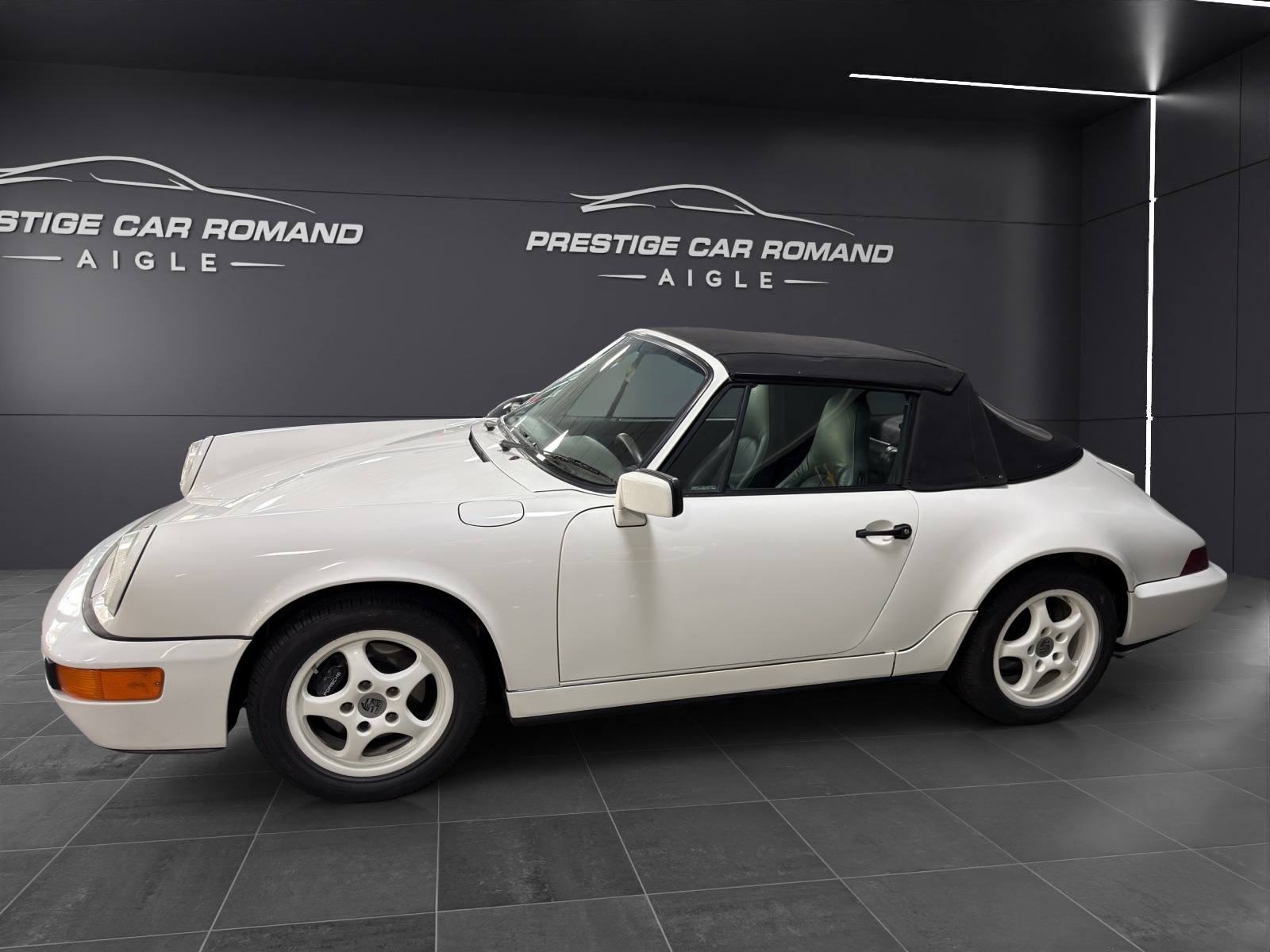 PORSCHE 911 Carrera 2 Cabrio-image-3