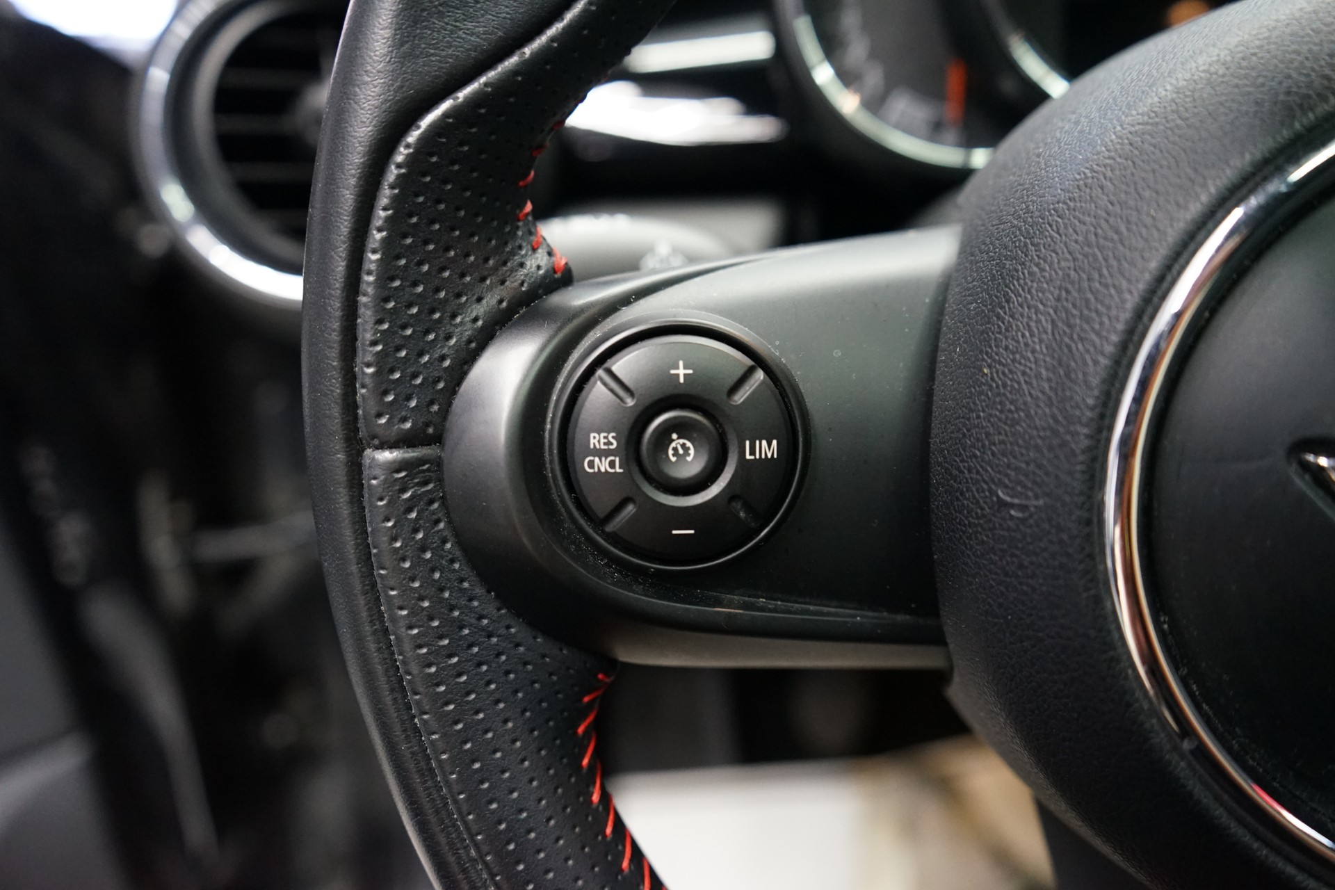MINI Cooper S-image-6