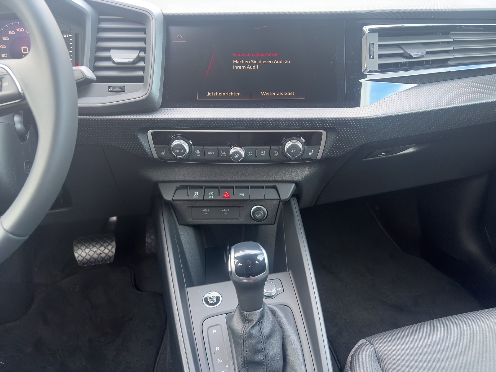 AUDI A1 Sportback 30 TFSI Attraction S-tronic-image-10