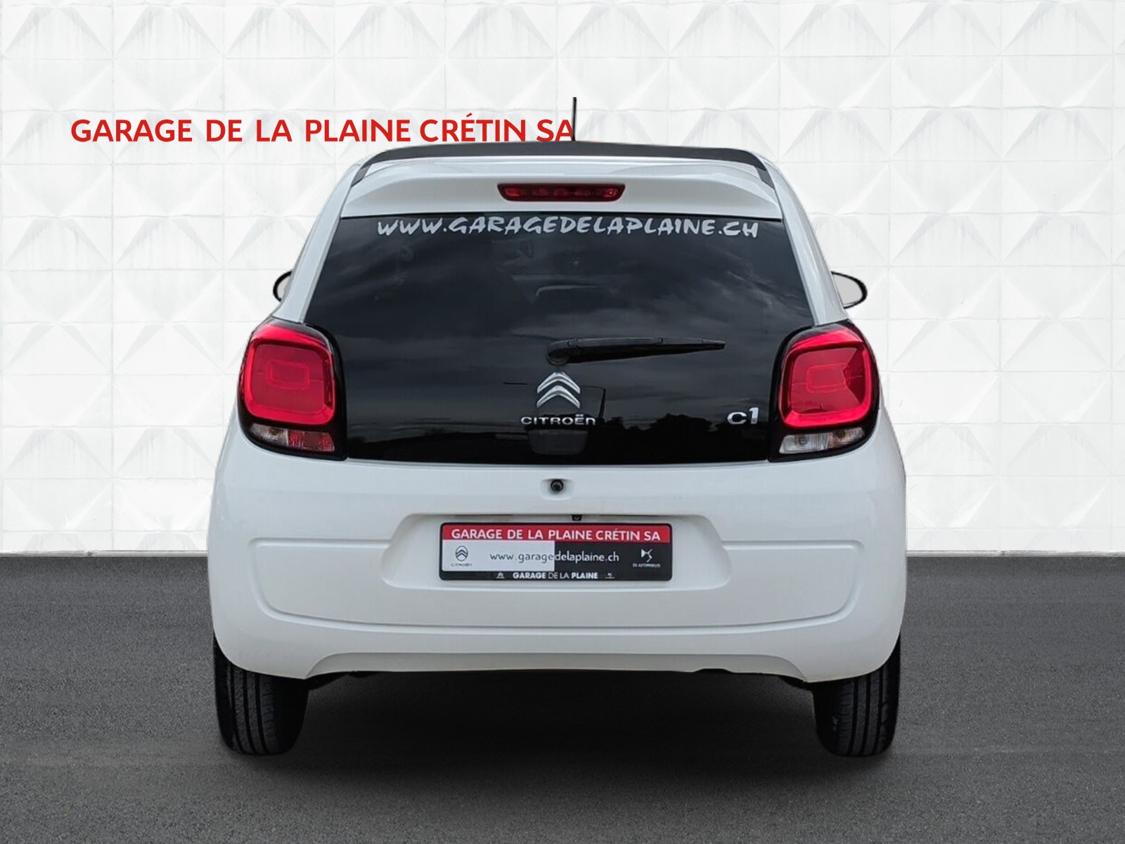 CITROEN C1 VTi Shine Airscape-image-3