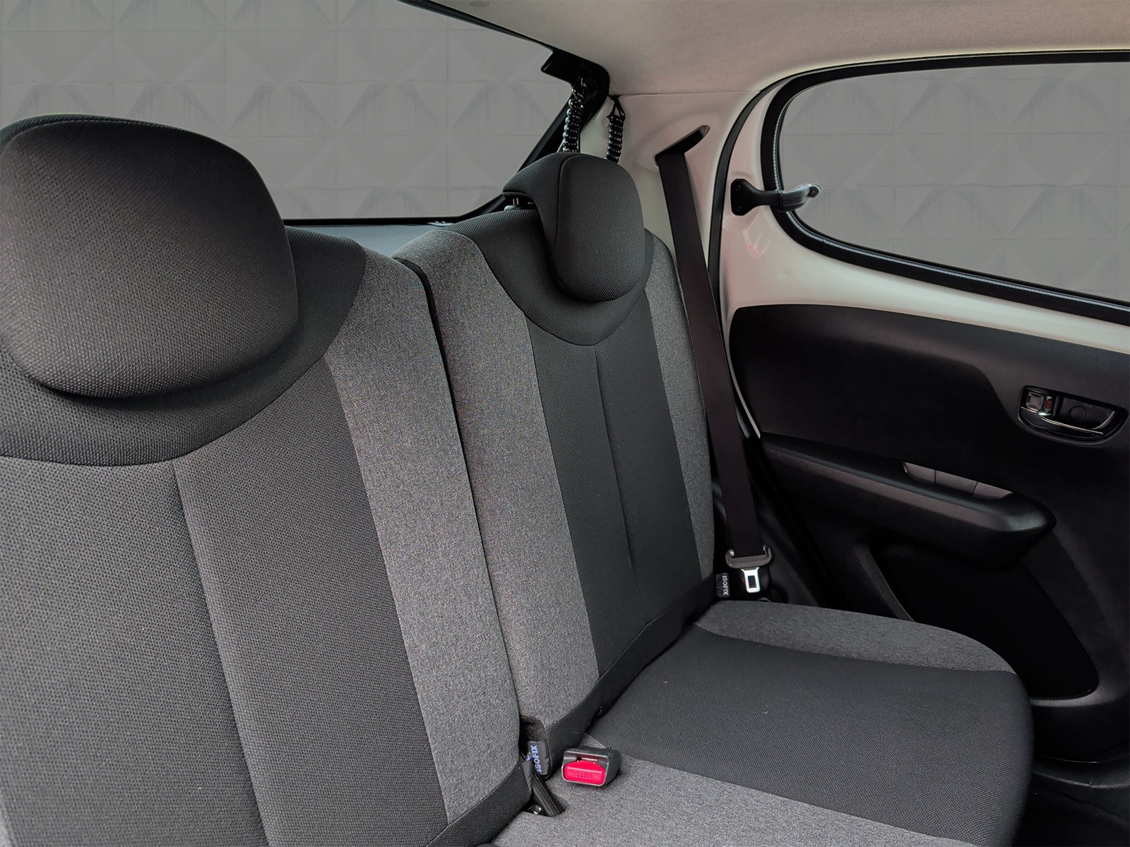 CITROEN C1 VTi Shine Airscape-image-11