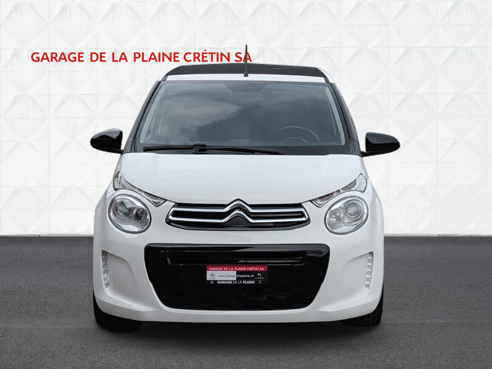 CITROEN C1 VTi Shine Airscape-image-4