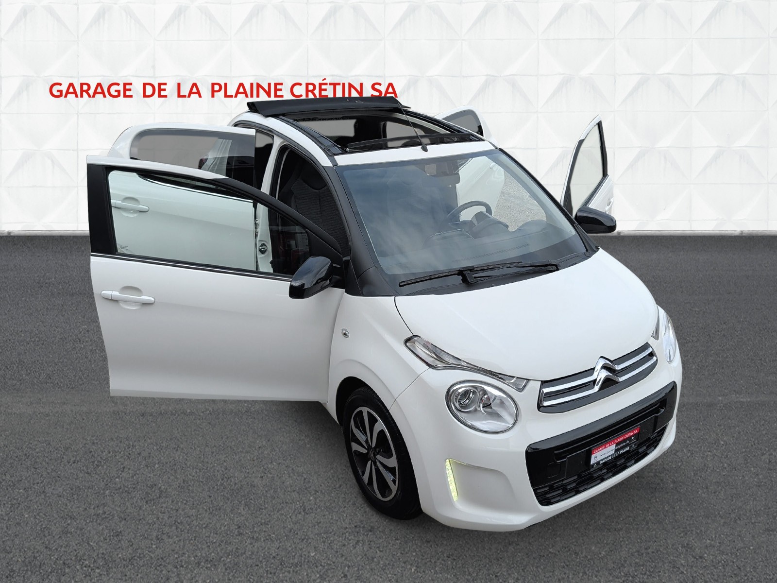 CITROEN C1 VTi Shine Airscape-image-6