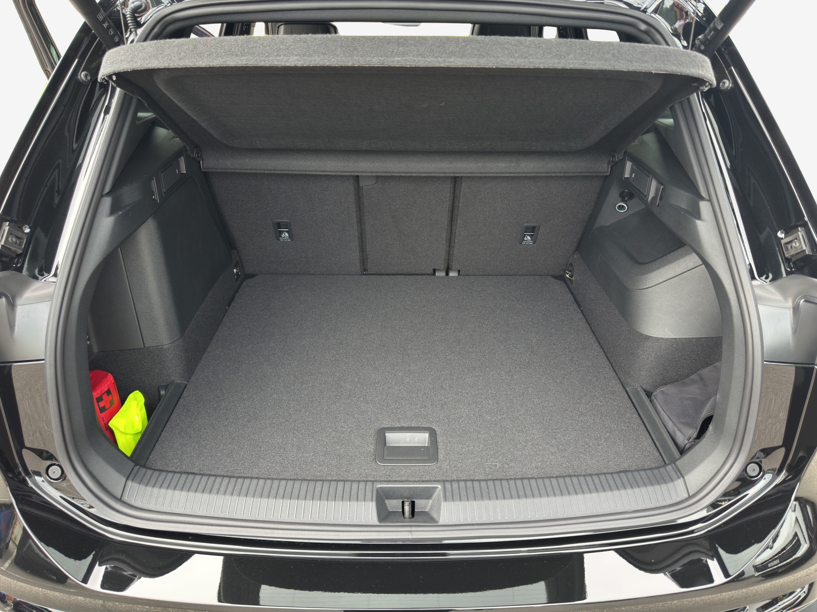 VW Tiguan R-line 1.5TSI 272PS DSG-image-12