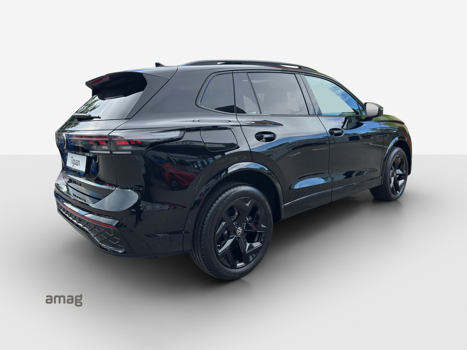 VW Tiguan R-line 1.5TSI 272PS DSG-image-4