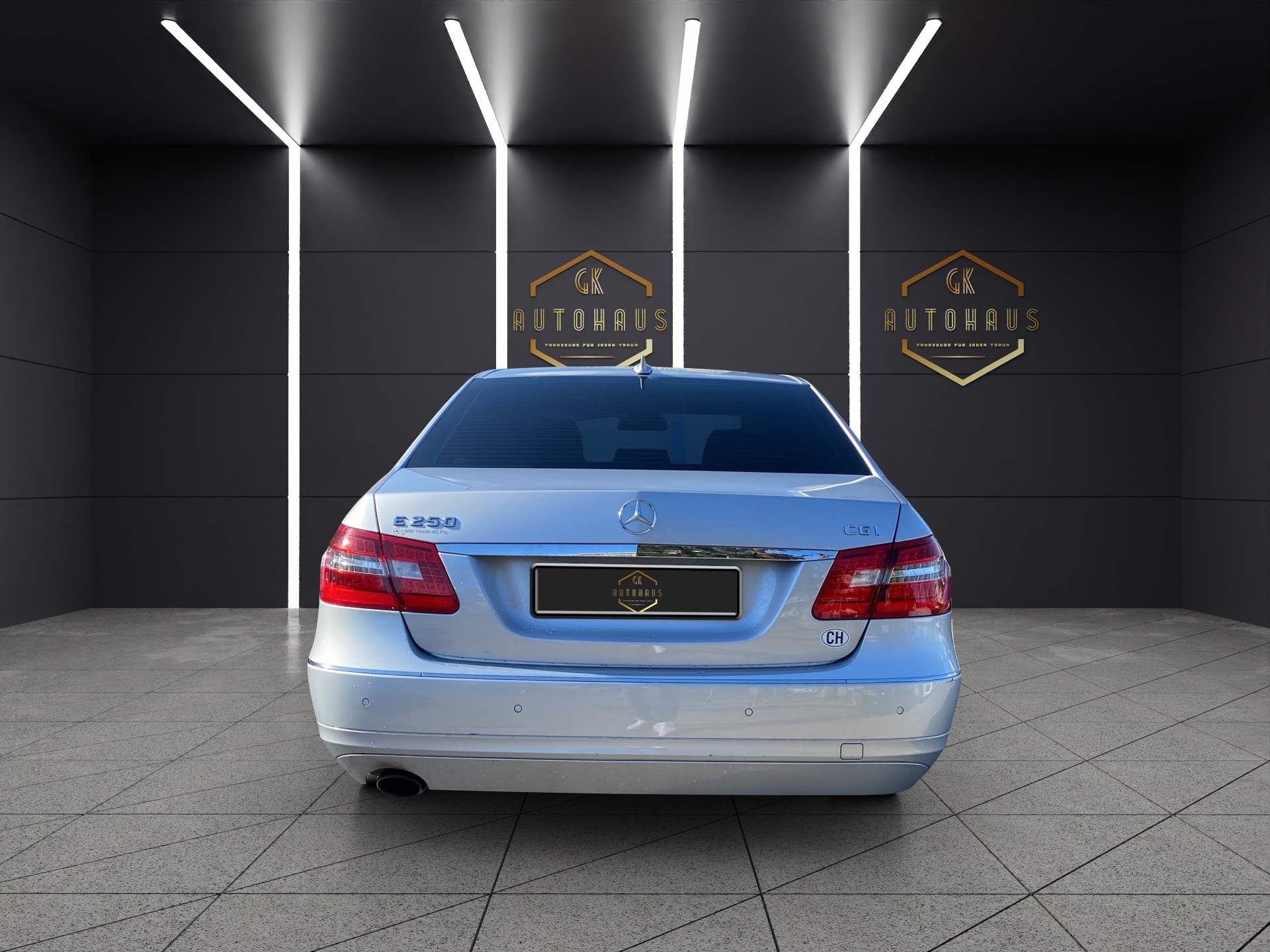 MERCEDES-BENZ E 250 CGI BlueEfficiency Avantgarde Automatic-image-3