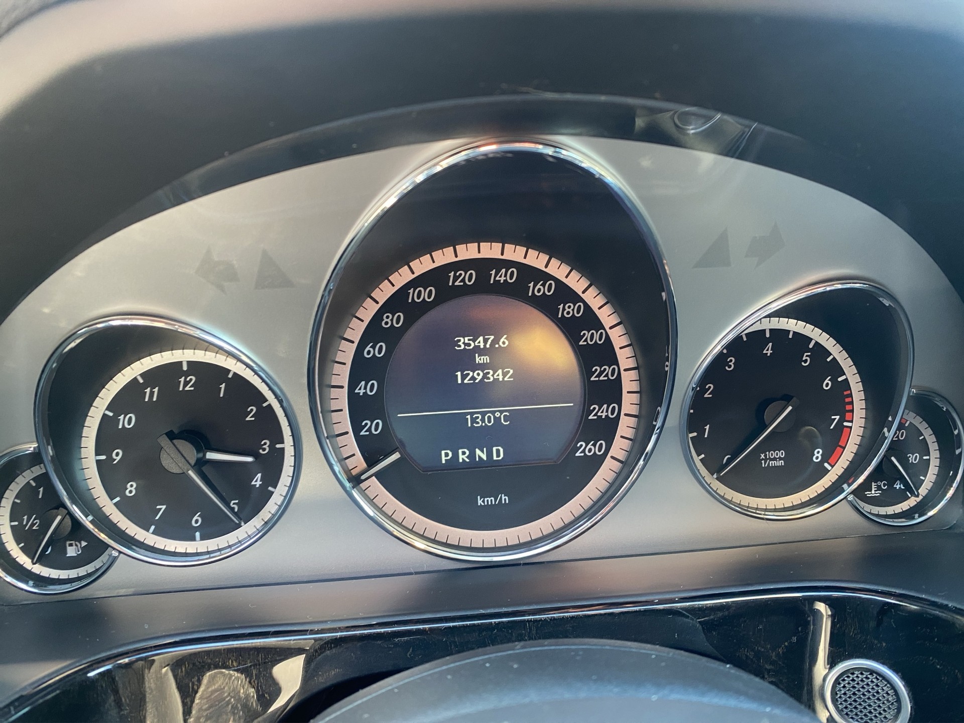 MERCEDES-BENZ E 250 CGI BlueEfficiency Avantgarde Automatic-image-12