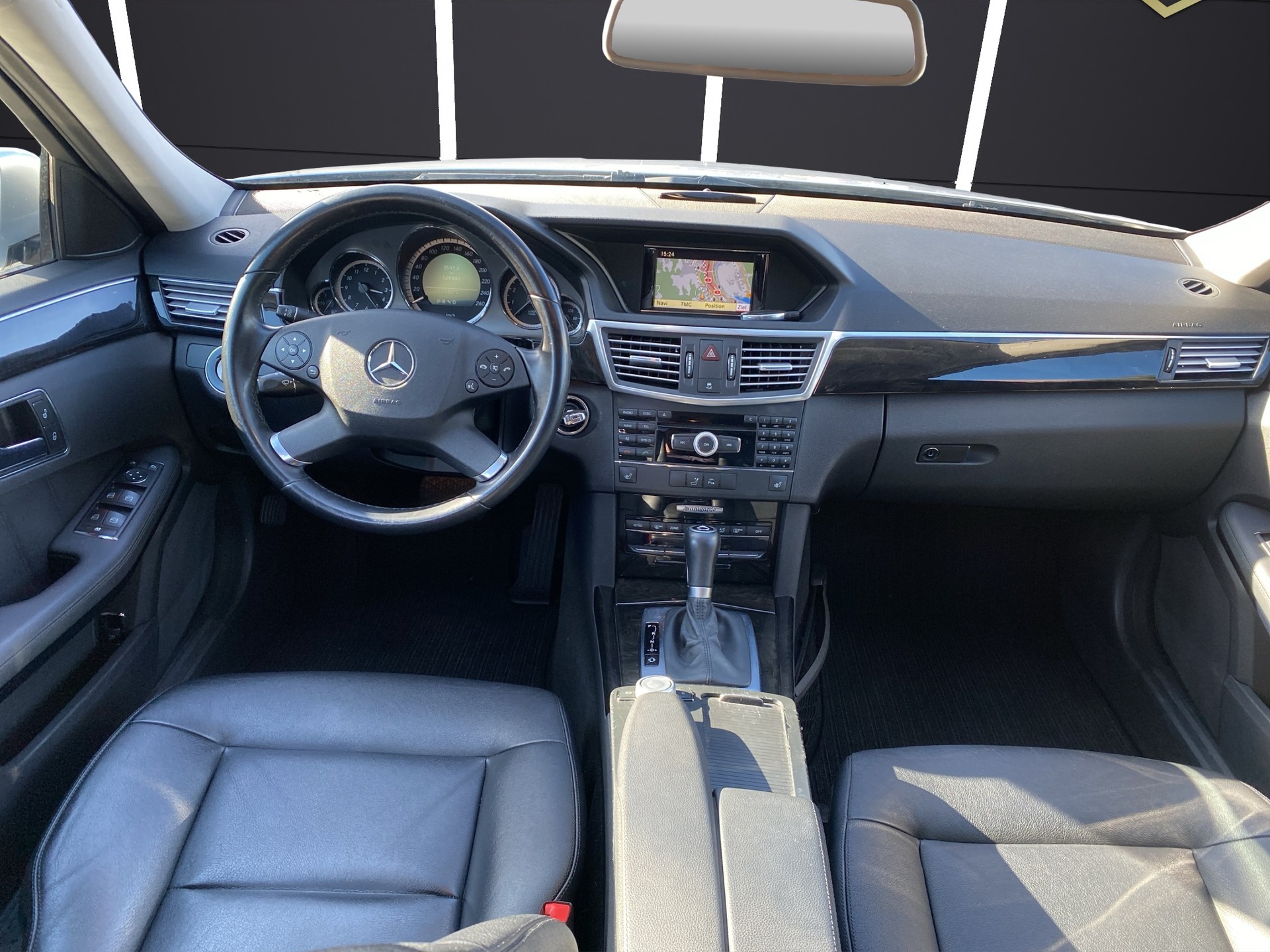 MERCEDES-BENZ E 250 CGI BlueEfficiency Avantgarde Automatic-image-10