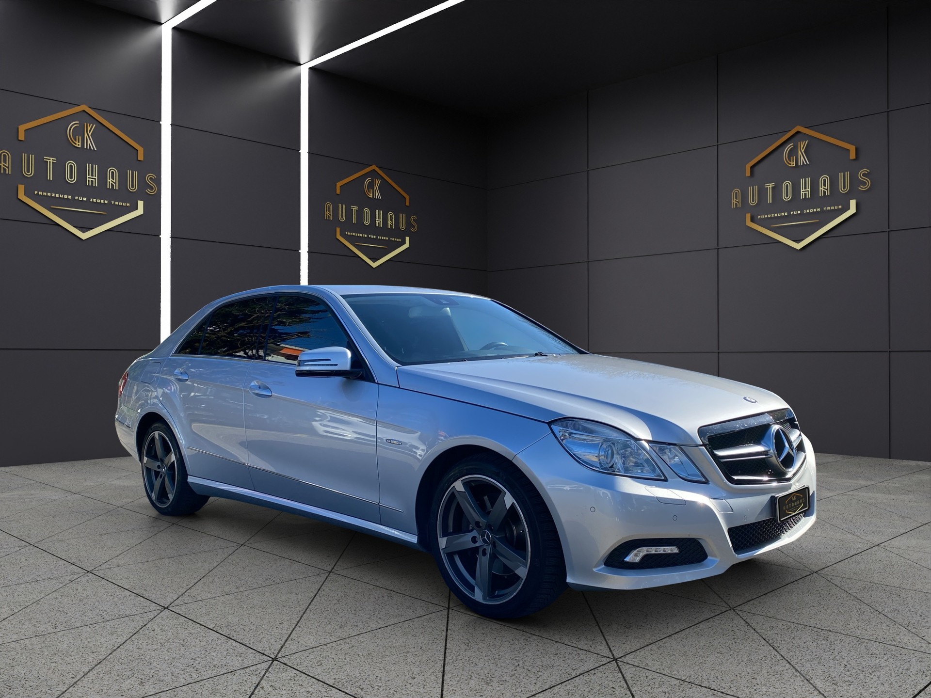 MERCEDES-BENZ E 250 CGI BlueEfficiency Avantgarde Automatic-image-7