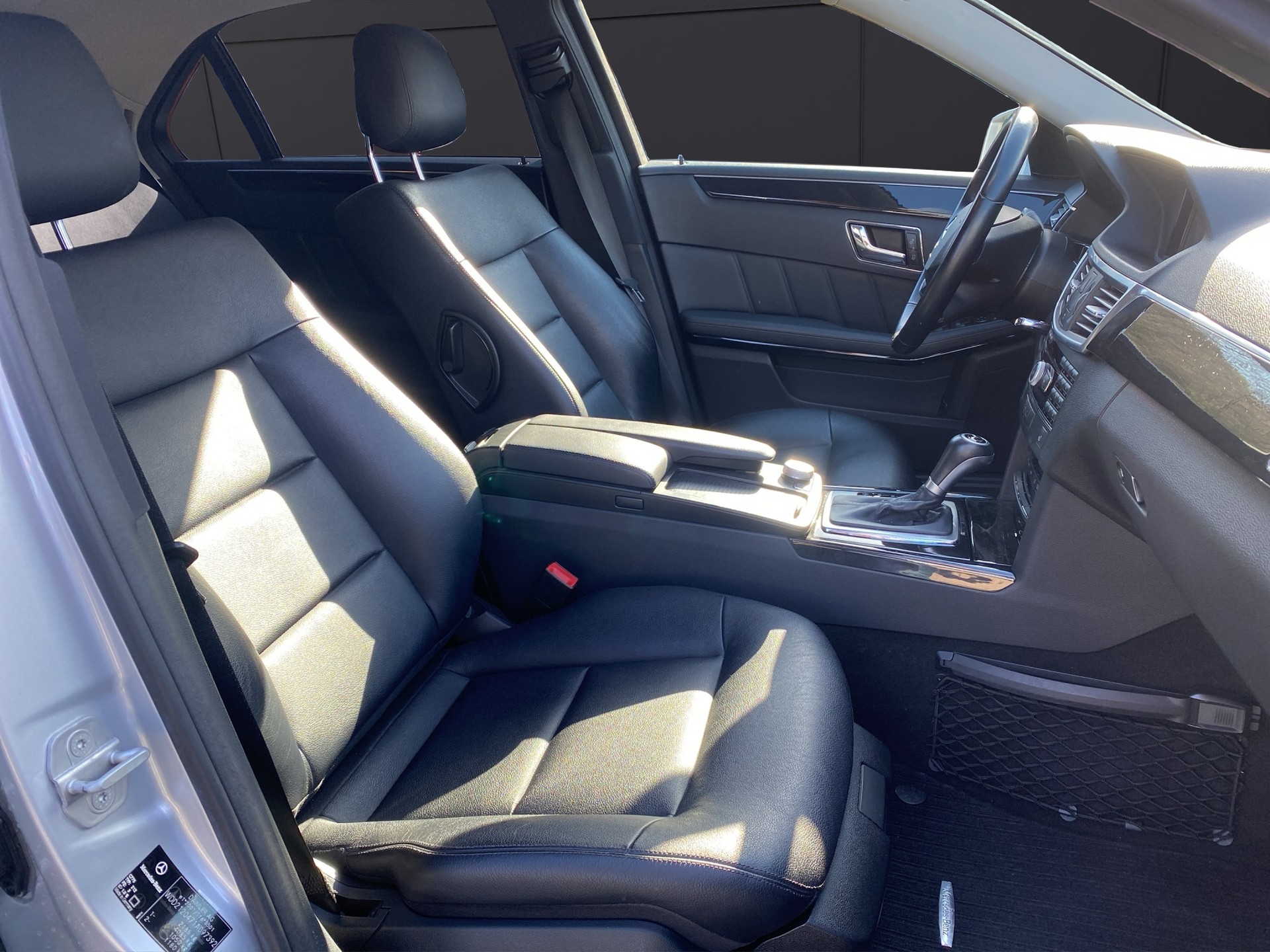 MERCEDES-BENZ E 250 CGI BlueEfficiency Avantgarde Automatic-image-14