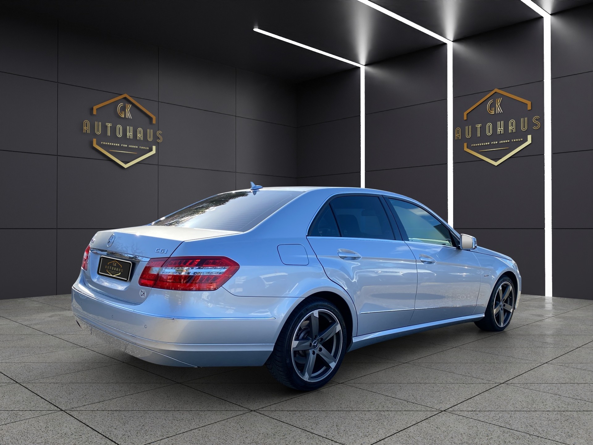 MERCEDES-BENZ E 250 CGI BlueEfficiency Avantgarde Automatic-image-5