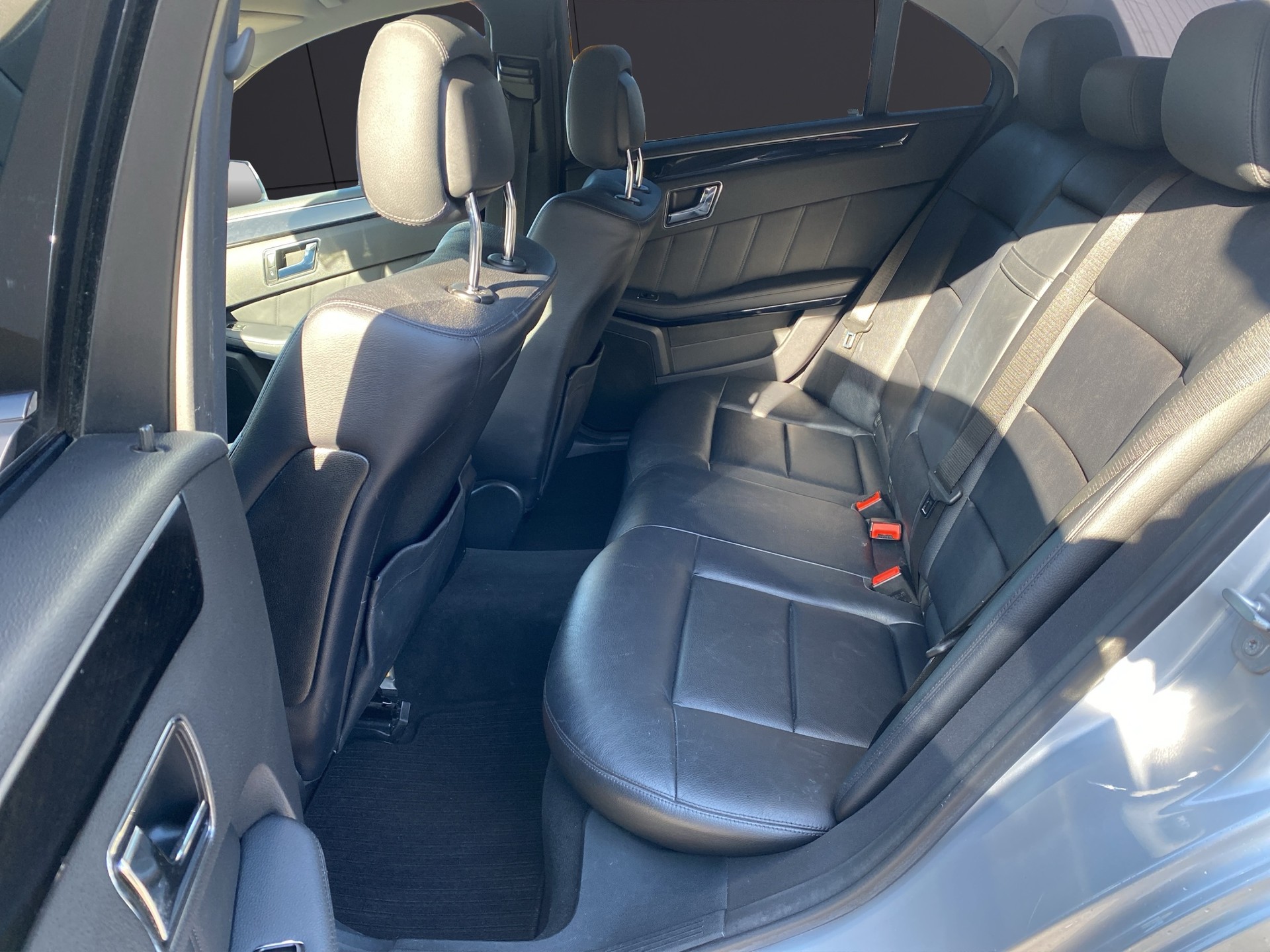 MERCEDES-BENZ E 250 CGI BlueEfficiency Avantgarde Automatic-image-15