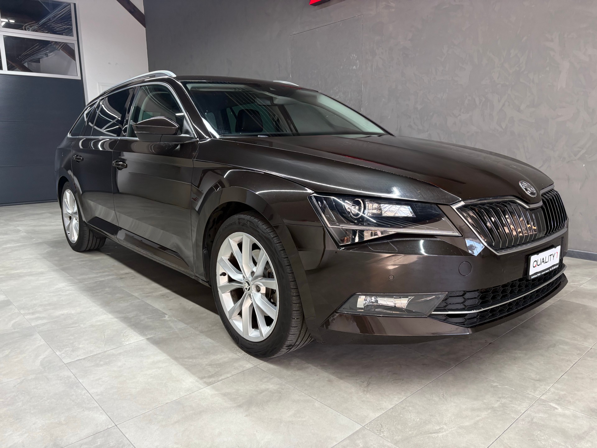 SKODA Superb Combi 2.0 TDi Style DSG-image-1