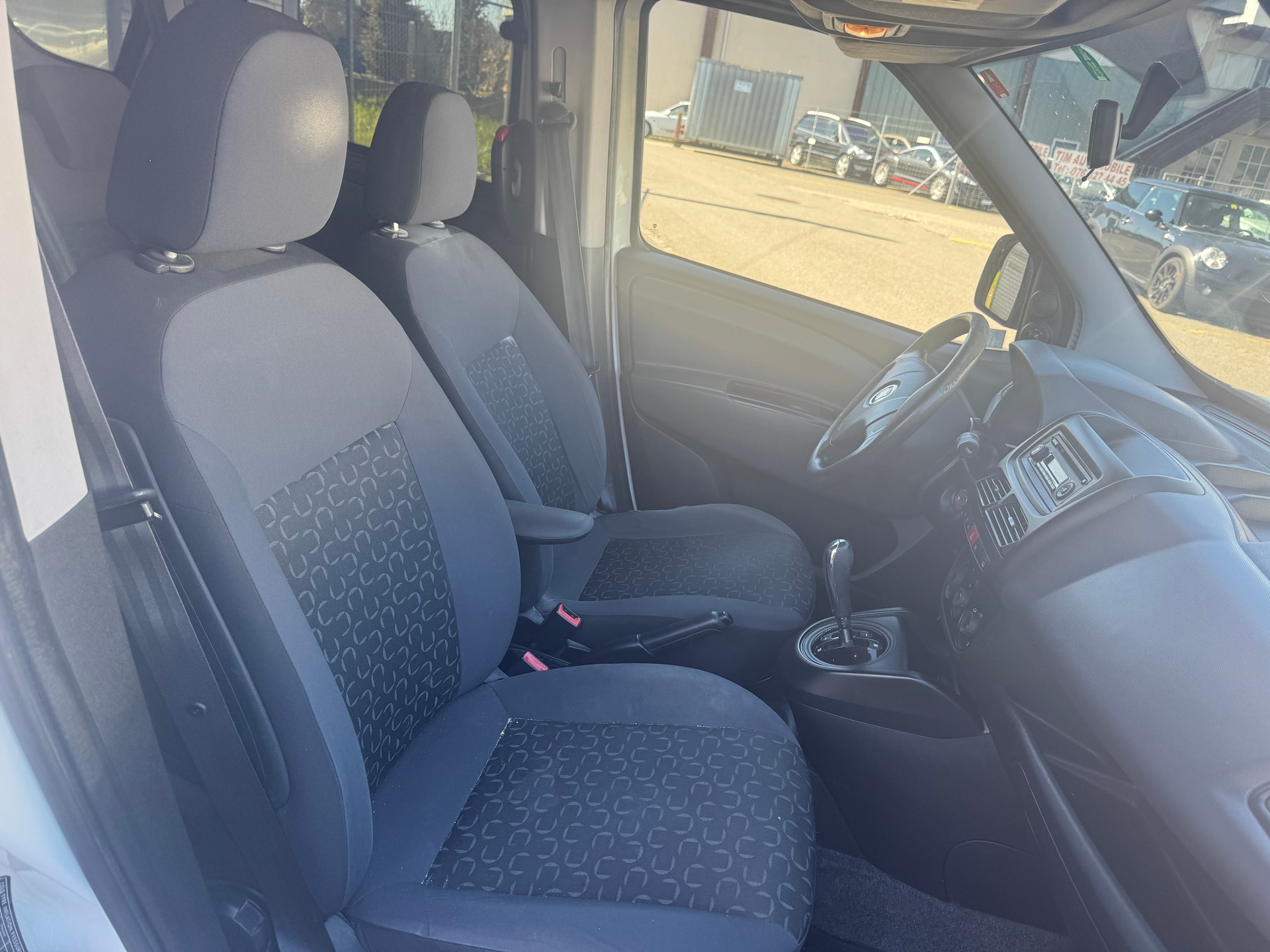 FIAT Doblò 1.6 JTD Emotion MTA-image-9