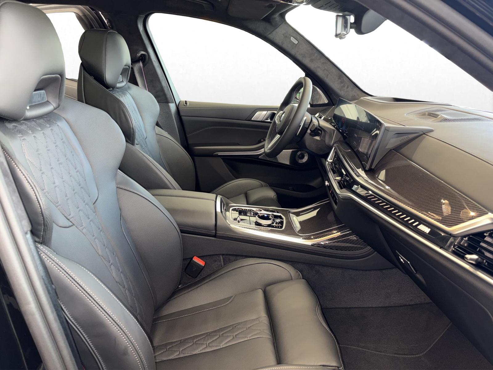 BMW X7 M60i-image-15