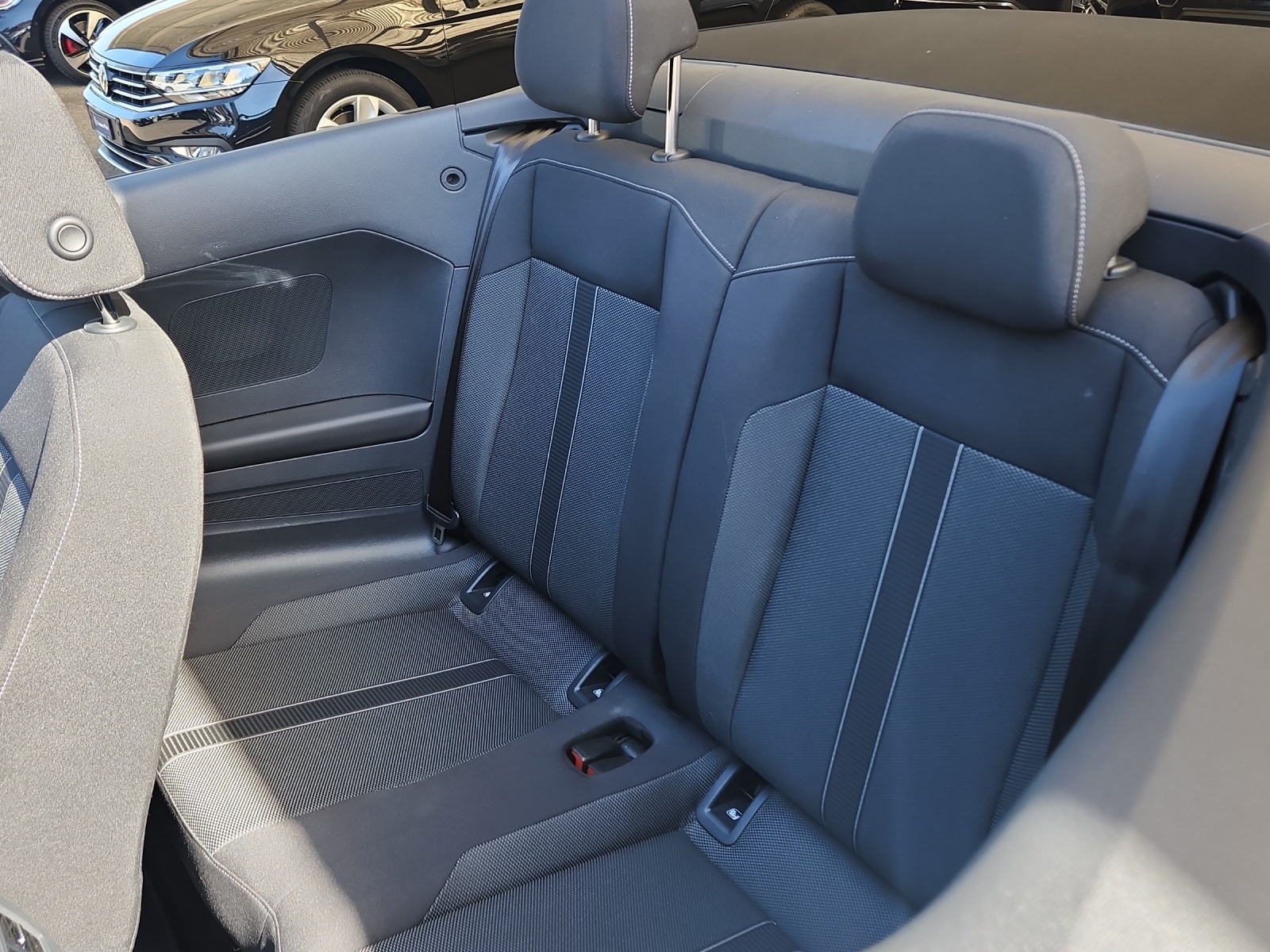 VW T-Roc Cabriolet 1.0 TSI Style-image-15